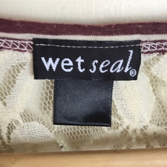 Wet Seal Maroon & Cream Lace Back Crop Top - Picture 4 of 5